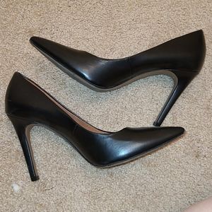 Christian Siriano black pointed toe stiletto pumps